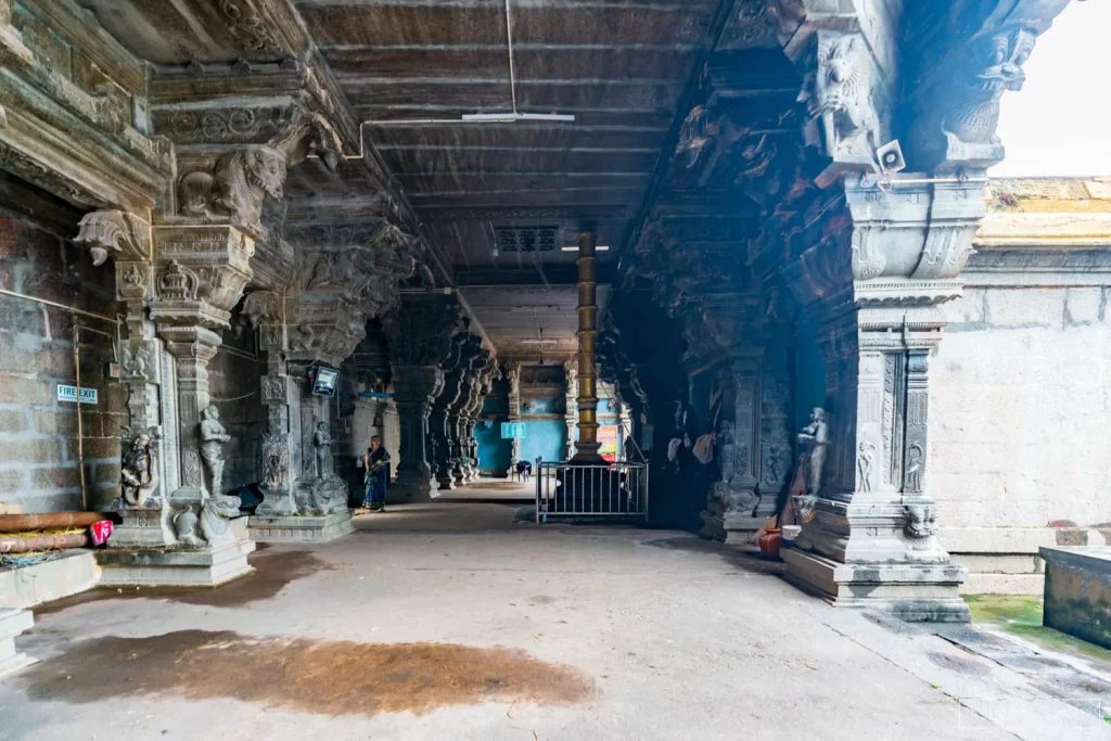 Shri Thiruvaazhmaarban Temple, Thiruppathisaram